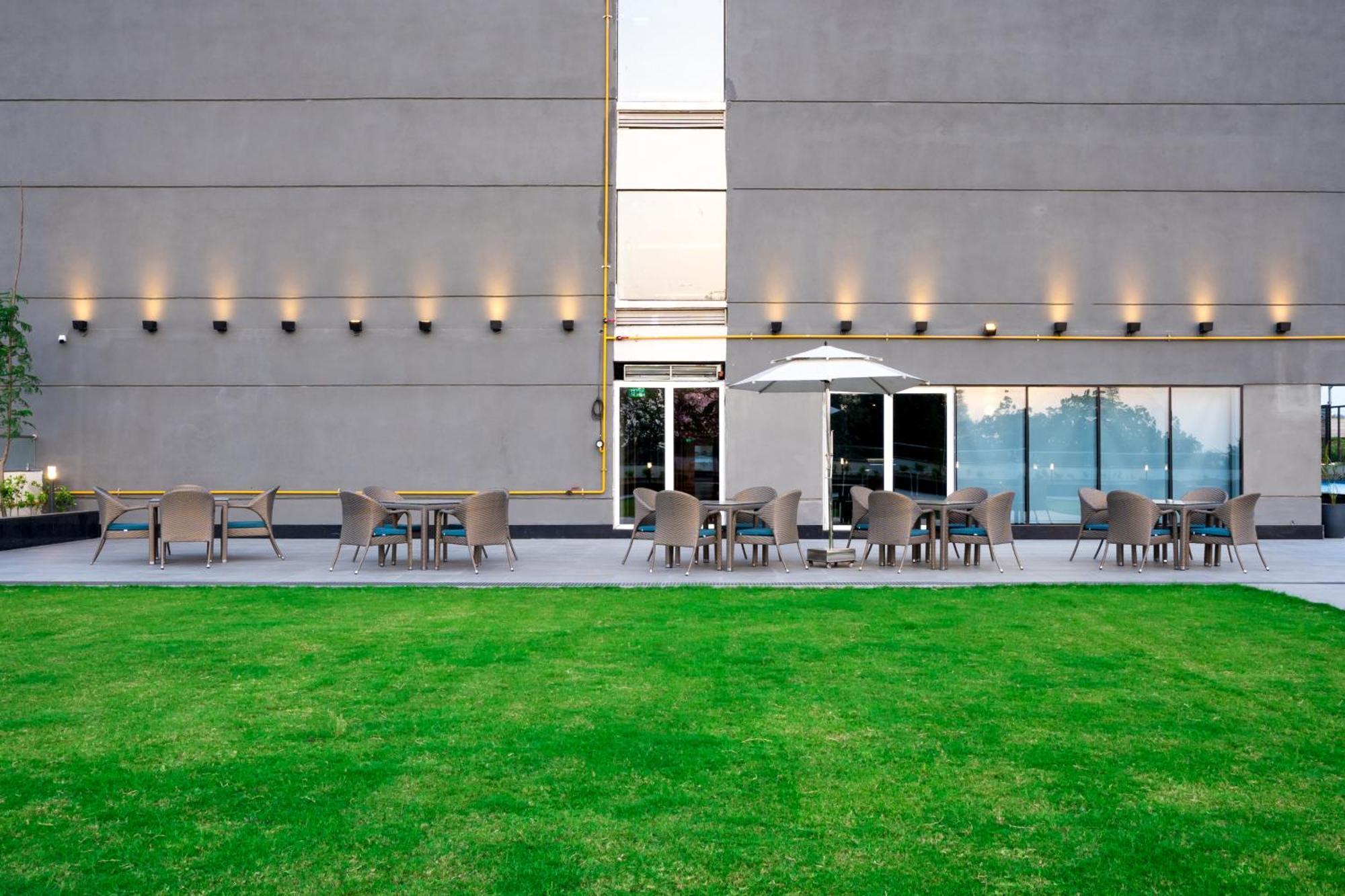Holiday Inn Lucknow Airport By Ihg Exteriér fotografie